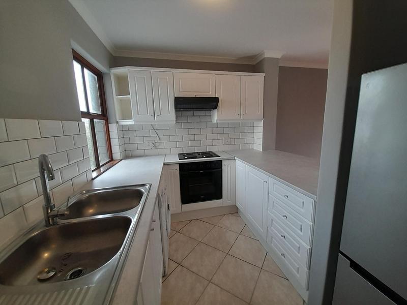 To Let 2 Bedroom Property for Rent in Rondebosch Park Estate Western Cape